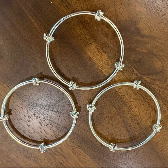 Gold, 4 knot bangle bracelets (set of 3). - Picture 2 of 4